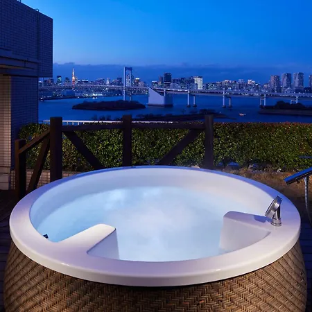 Hilton Tokyo Odaiba Exterior photo