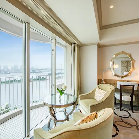 Hilton Tokyo Odaiba Exterior photo