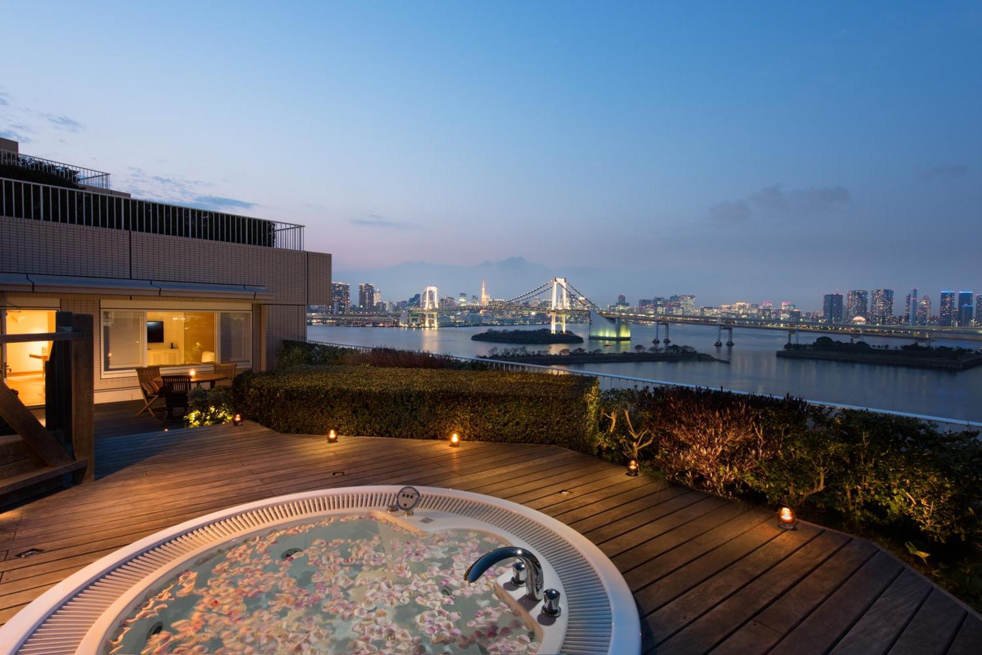 Hilton Odaiba Hotel 5*